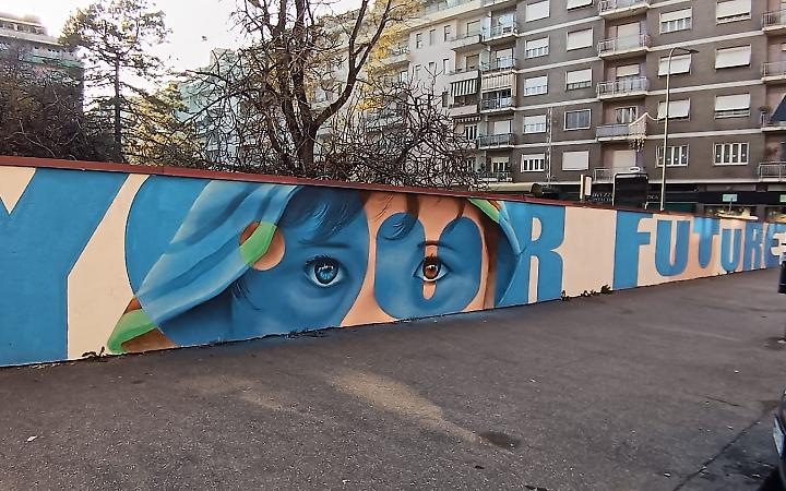 Il futuro si scrive anche &ldquo;fuori dalle righe&rdquo;: un murale ricopre l&rsquo;istituto Antonelli