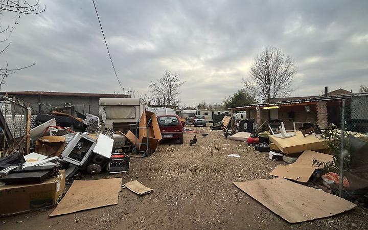 Coltellate ai semafori e incendi: le scorribande in tutta la citt&agrave;