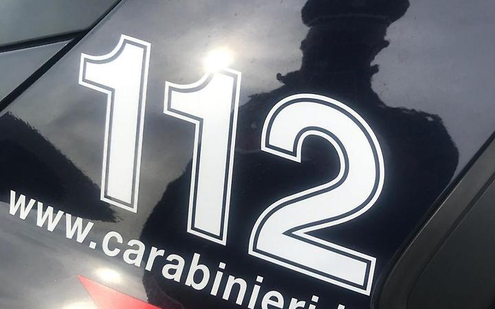 Minaccia le assistenti sociali &laquo;Datemi la casa popolare&raquo;