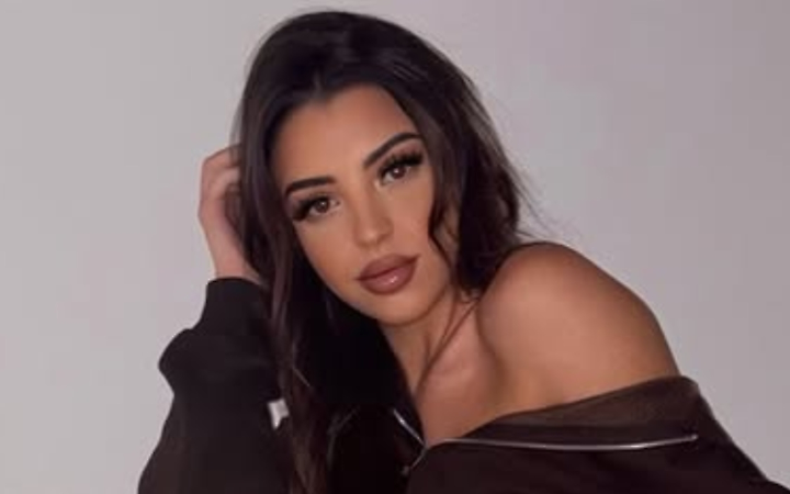 Can Yaman aspetta il Festivale se la spassa con bella Lorena