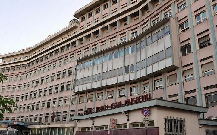 Malore in casa, cade dalle braccia della madre: bimbo di 5 mesi in gravi condizioni