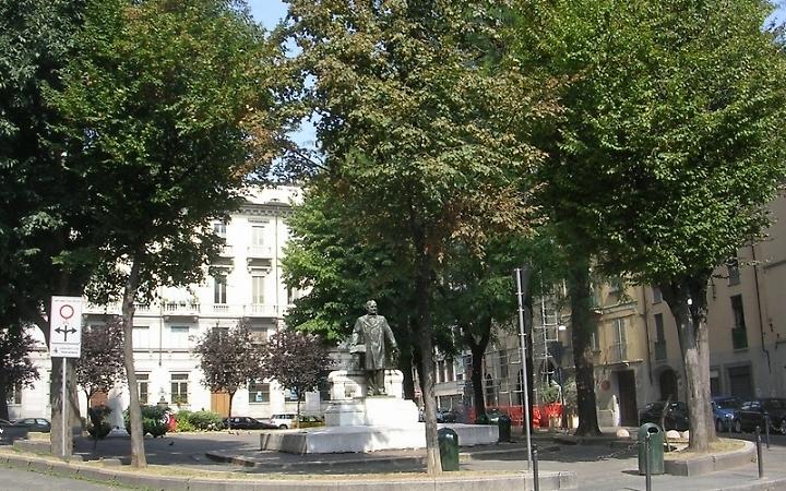 Largo 4 Marzo a Torino, perch&eacute; si chiama cos&igrave;? Tra evoluzione urbana e simbolismo politico nel cuore del Quadrilatero Romano