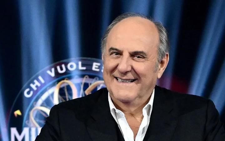 Applausi per il prof. Francesco, il vincitore di "Chi vuol essere milionario"