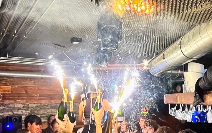 Incendio al Constellation di Crans-Montana, il buttafuori sopravvissuto: &ldquo;Ho visto persone morire sotto di me&rdquo;