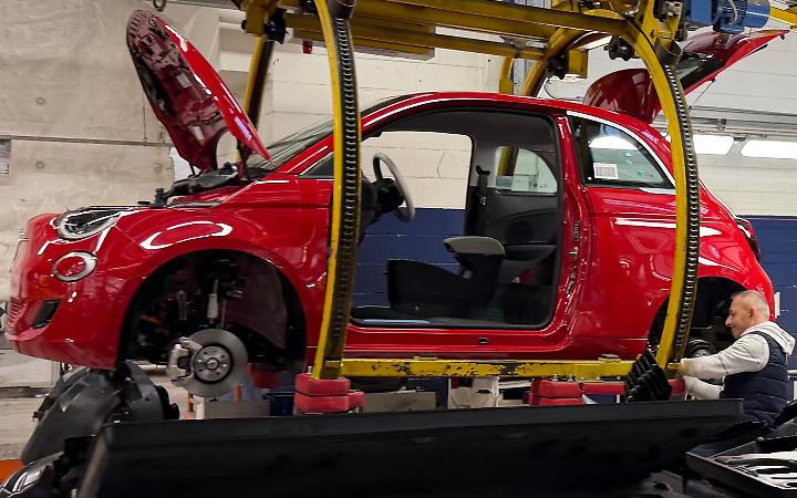 Stellantis, fuori 121 lavoratori da Mirafiori. Ecco cosa succede