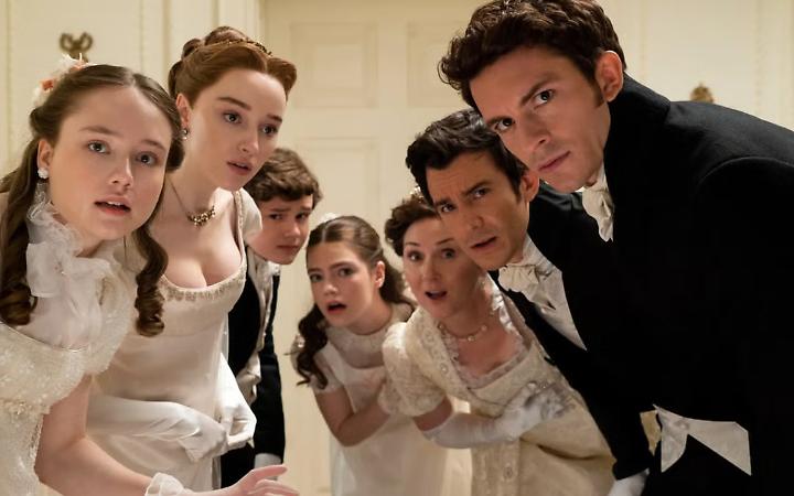 Bridgerton 5 &egrave; ufficialmente in produzione: Netflix rilancia il fenomeno globale