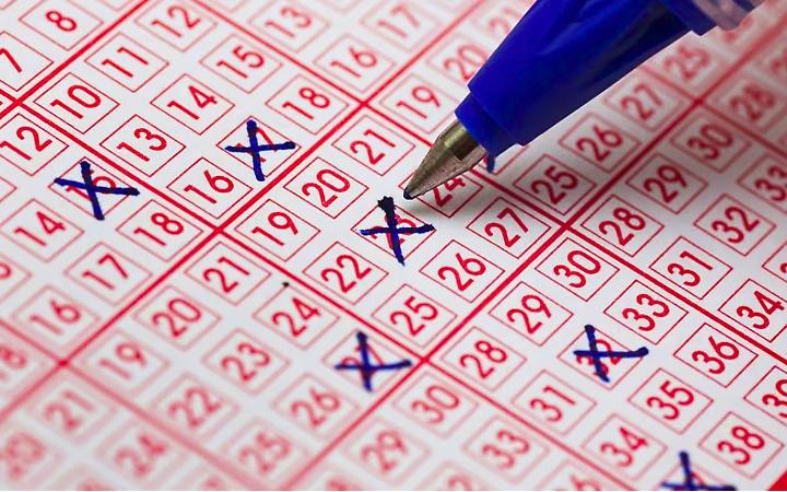 Azzecca tre ambi e un terno e vince quasi 50mila euro al lotto a Torino