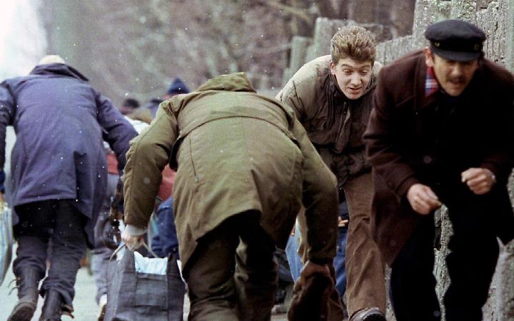 Battute di &ldquo;caccia&rdquo;nei Balcani, parla il cecchino: &laquo;Ora la notte non dormo pi&ugrave;&raquo;