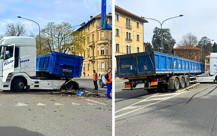 Incidente a Torino: perde il controllo del camion e rade al suolo cartelli e spartitraffico