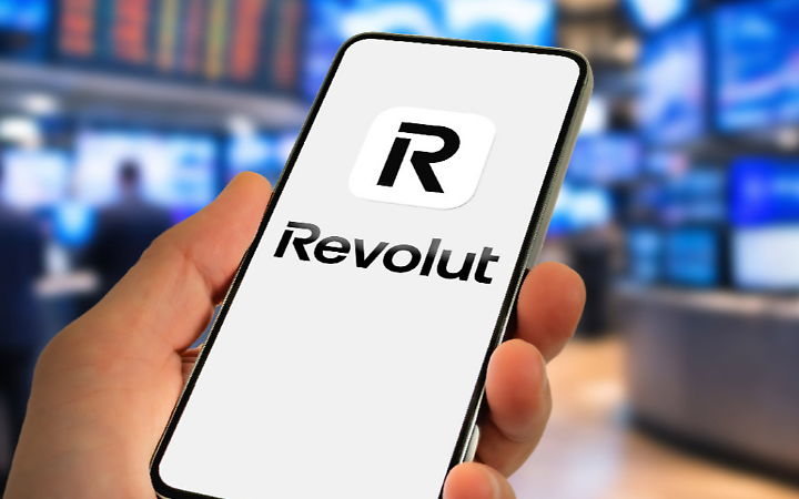 Dopo Intesa Sanpaolo, l&rsquo;Antitrust multa Revolut: cosa sta succedendo nel credito online