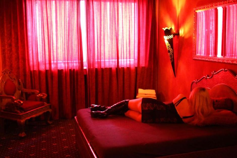 San Giorgio Canavese, villa "a luci rosse": droga e prostituzione, obbligo di dimora a un 59enne