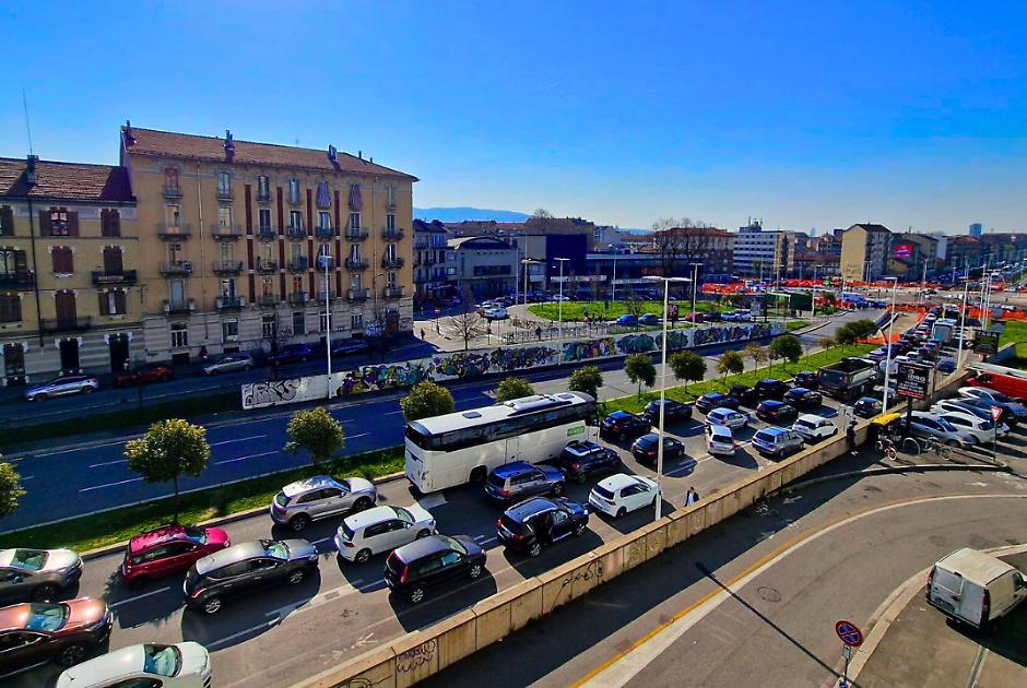 La fine del Ramadan manda in tilt (di nuovo) la rotonda Baldissera