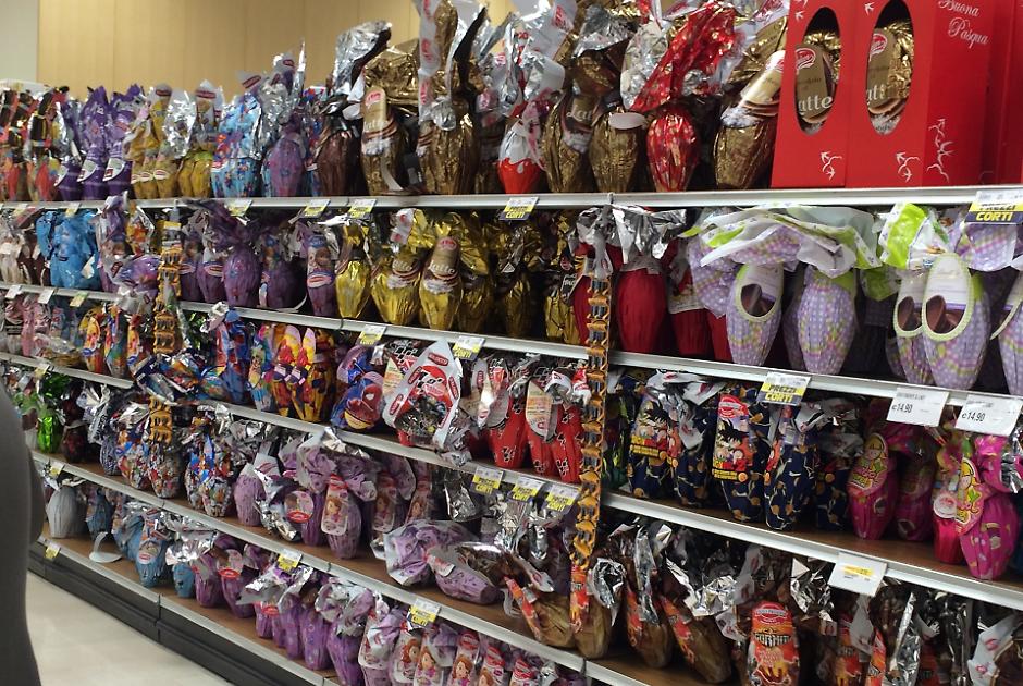 Pasqua 2026, uova di cioccolato alle stelle: prezzi fino a 130 euro al chilo