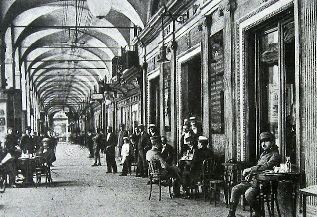 Fu Vittorio Emanuele I, nel XIX secolo, a volere il celebre asse porticato che collega Palazzo Reale a Piazza Vittorio Veneto per raggiungere comodamente la Gran Madre