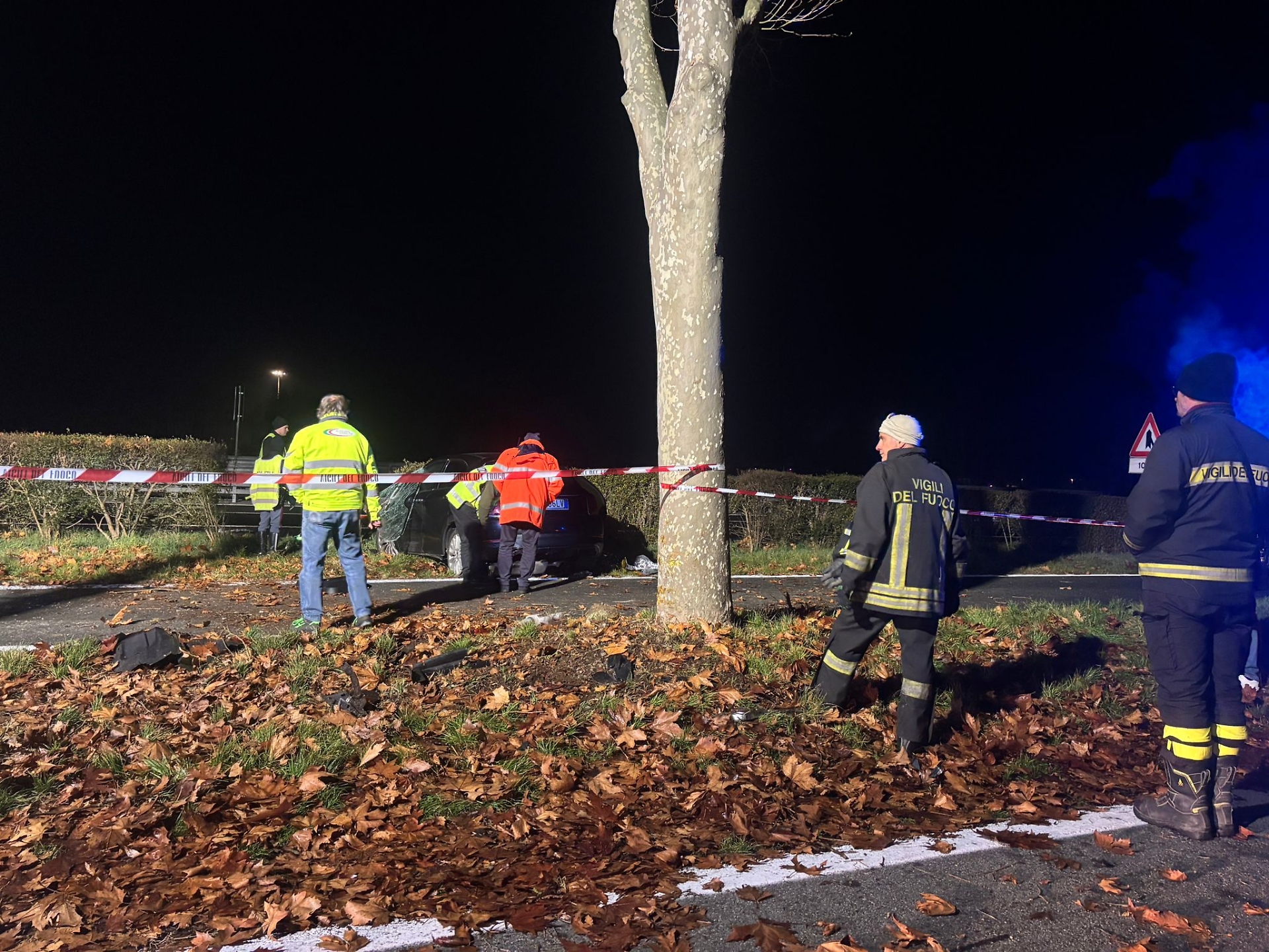 Sul posto stanno lavorando ai rilievi del sinistro gli agenti della polizia stradale in collaborazione con i vigili del fuoco di Volpiano e Chivasso