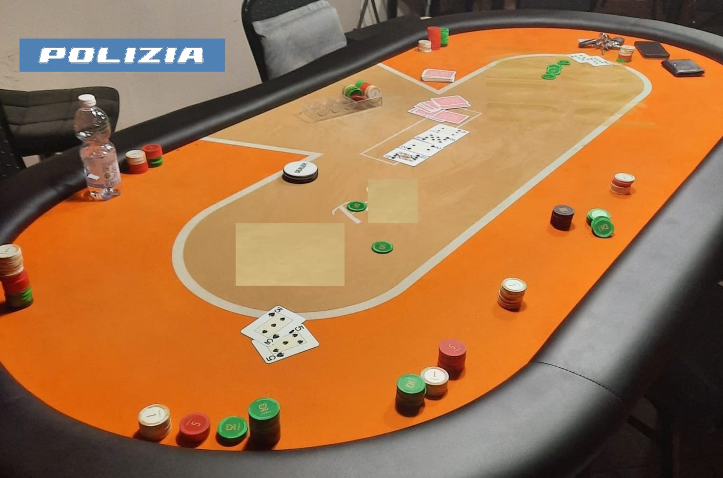 La polizia di Torino ha effettuato un intervento in un bar del quartiere Borgo Vittoria, dove gli agenti sospettavano si svolgessero partite di poker non autorizzate