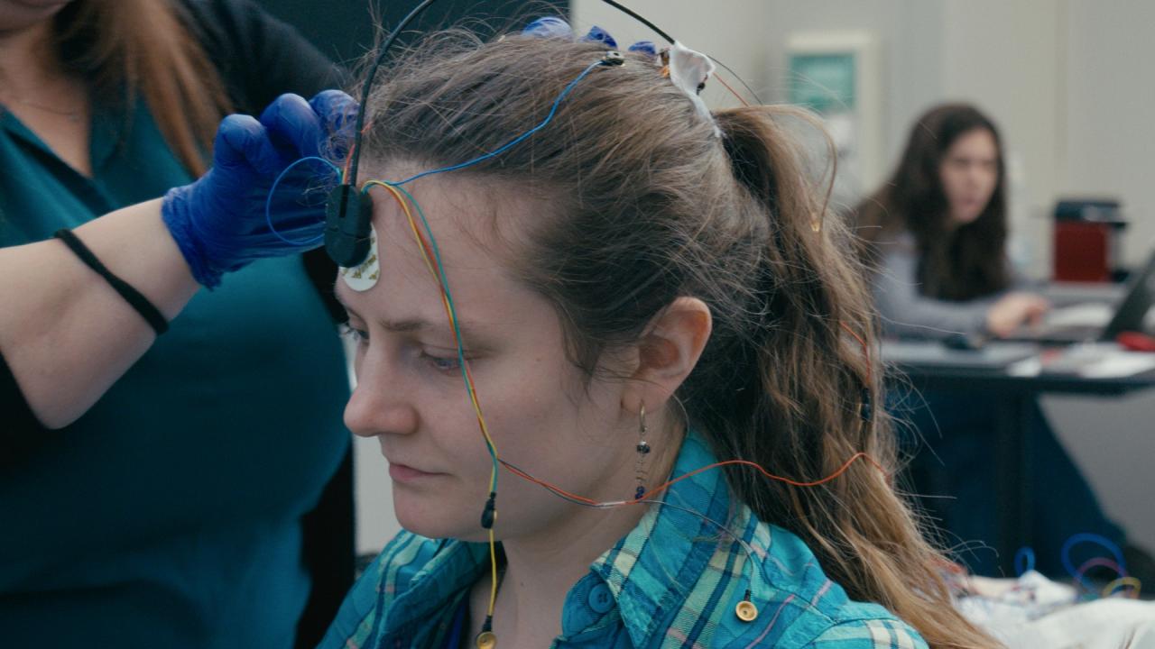 Per la validazione, i ricercatori utilizzano anche un polisonnigrafo, strumento impiegato nella medicina del sonno per registrare diversi parametri, inclusi quelli cardio-respiratori ed elettroencefalografici