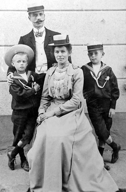 In questo contesto si inserisce la figura di Gordon Thomas Savage, considerato il primo giocatore straniero della Juventus, originario di Nottingham