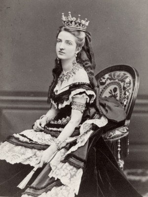 Margherita di Savoia in una foto realizzata attorno al 1870. Fu regina d'Italia al fianco di Umberto I dal 1878 al 1900